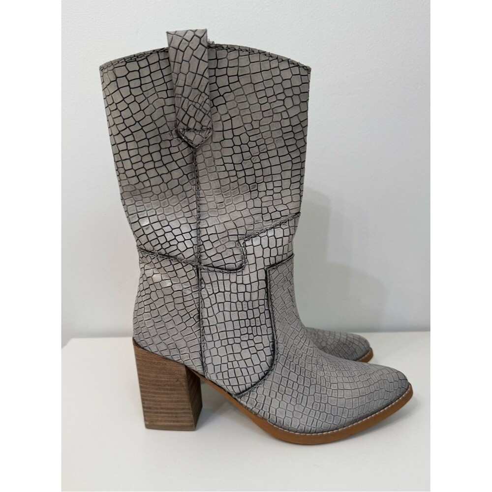 Diba True Trudy Moody Embossed Leather Western Boots Mid Calf Block Heel Size 8